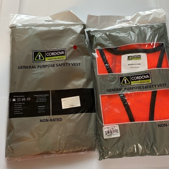 Safety vest two $3 OR free with $25 purchase - Picture 2 of 4
